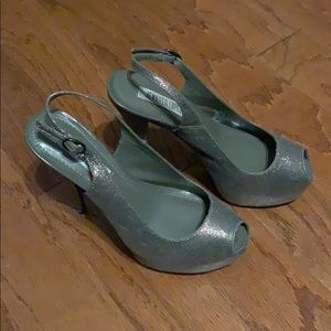 Jennifer Lopez slingback pumps
